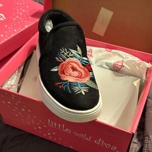 Little Wild Diva Black Kids Sneakers with Floral Embroidery